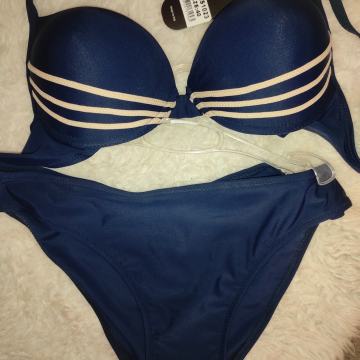 KUPAĆI KOSTIM NOVO BR. 40