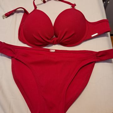 Kupaći kostim gornji xs , donji M