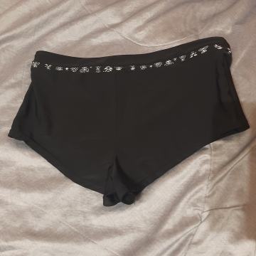 Nove ženske kupaće gaće-hlače