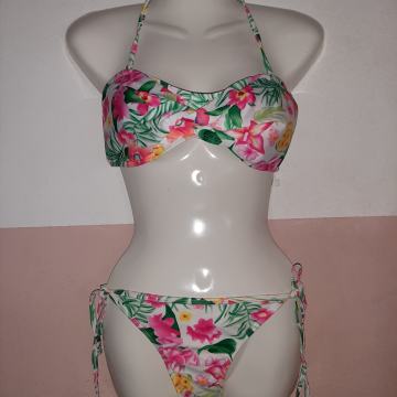 Ženski dvodjelni kupaći kostimi