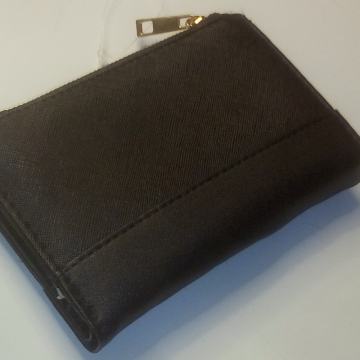 Crni novčanik - NOVO