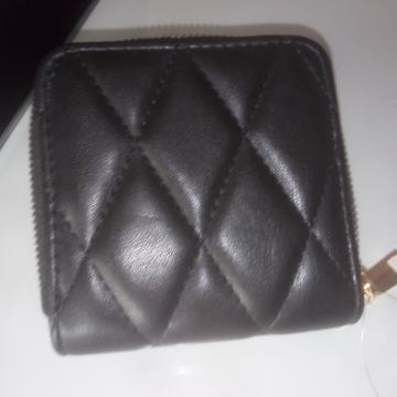 CRNI NOVČANIK - NOVO