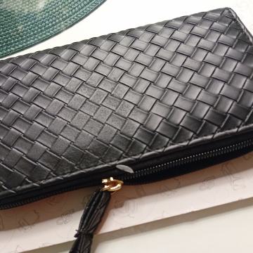 CRNI NOVČANIK - NOVO