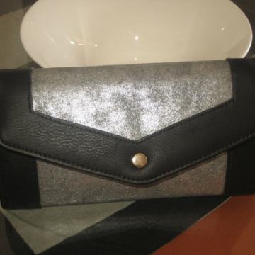 Crno - srebrni novčanik - NOVO