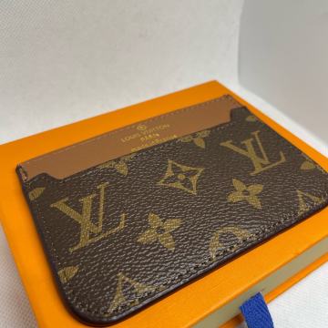 Lv cardholder