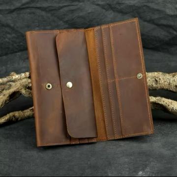 Novčanik od prave kože.