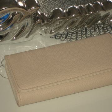 NOVI BEŽ  NOVČANIK