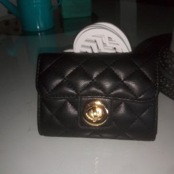 NOVI  CRNI NOVČANIK