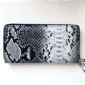 Novčanik zmijskog uzorka