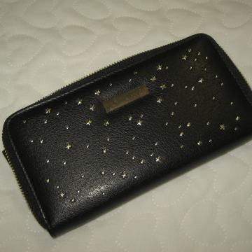 STRADIVARIUS CRNI NOVČANIK - NOVO