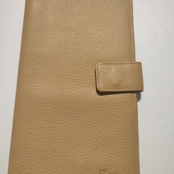 Vrlo kvalitetni novi kožni novčanik