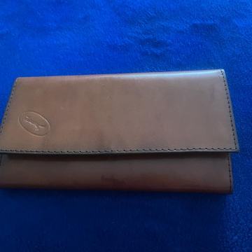 Zenski smedji kozni novcanik