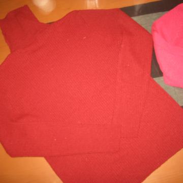 BORDO CRVENI PULOVER VEL.38 - NOVO