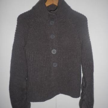 BENETTON - ŽENSKA TOPLA VUNENA VESTA / PULOVER 32 XS