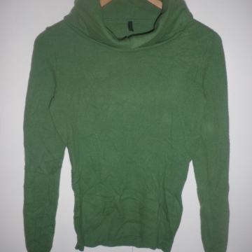 BENETTON - ŽENSKA TOPLA VUNENA VESTA / PULOVER 36 S