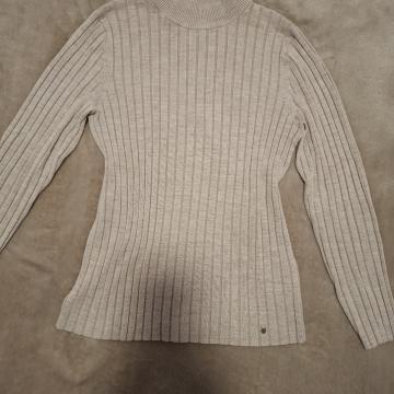 Bež pulover ženski