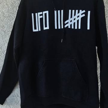 Crna oversized duksa s cool printom