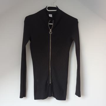 Crna uska vesta na zip cif 34 36