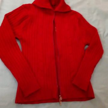 Crvena vesta na patent