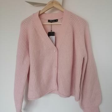 Pletena vesta s dugmima