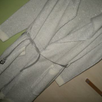 SIVA VESTA S DISKRETNIM ŠLJOKICAMA VEL. UNI - NOVO