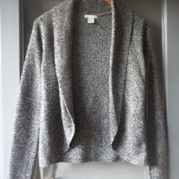 H&M - TOPLA ŽENSKA MAJICA VESTA 36 / 38 S - M