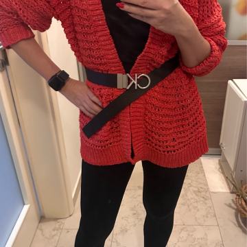 Mango rupičasta duga vesta