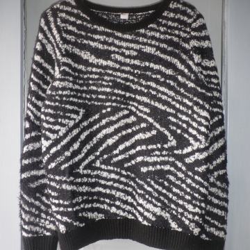 S.OLIVER - TOPLA ŽENSKA VESTA / PULOVER 38 M