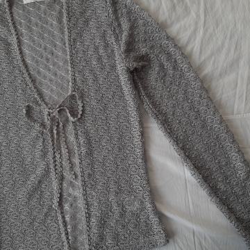 Prekrasna nova srebrnosiva končana vesta, kupljena u Barceloni, br.38