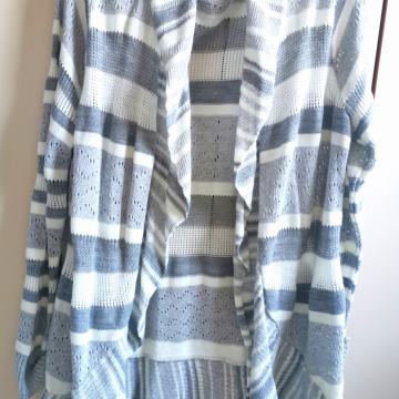 Pulover, vesta nova, nenošena