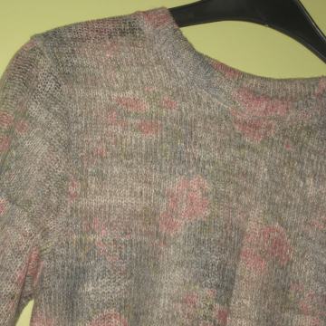 PULOVER  VEL. S/M   NOVO