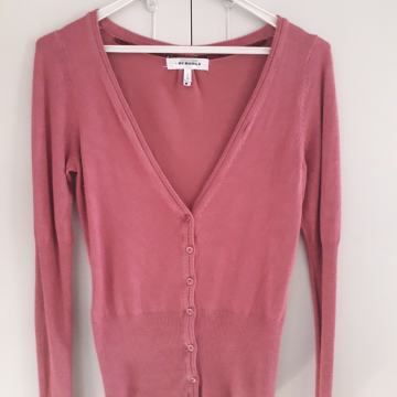 Vesta boje mesa Bershka 36