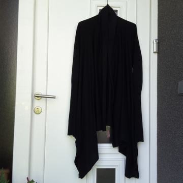 CRNI KARDIGAN VEL. UNI NOVO S ETIKETOM