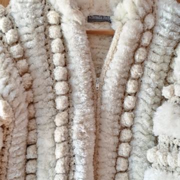 Vesta zrnastog uzorka