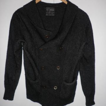 ŽENSKA TOPLA VUNENA VESTA / PULOVER 38 - 40 M