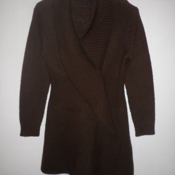 ŽENSKA TOPLA VUNENA VESTA / PULOVER 38 - 40 M