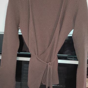 ŽENSKA VESTA BR. 38