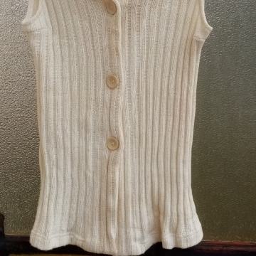 Ženski prsluk sa kapuljacom