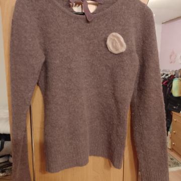 Zenski pulover. Vel . M