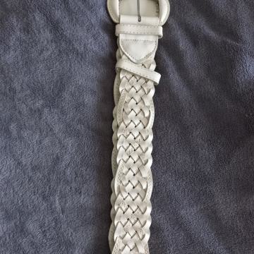 Bijeli pleteni remen