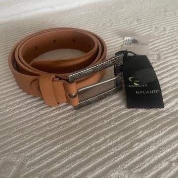 Marina Galanti remen s metalnom kopcom