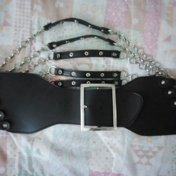 Skandal punk/rock/gothic remen sa zakovicama