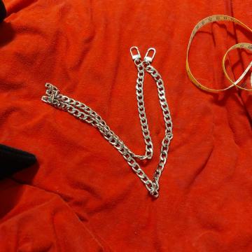 Srebrni remen za torbu