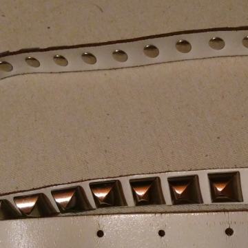 Talijanski remen od prave kože, sa zakovicama, dužina 100 cm