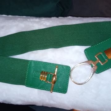Zeleni remen na gumu vel.UNI - NOVO