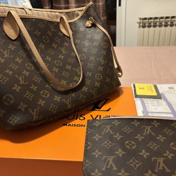 ŽENSKA TORBA LOUIS VUITTON NEVERFULL MM