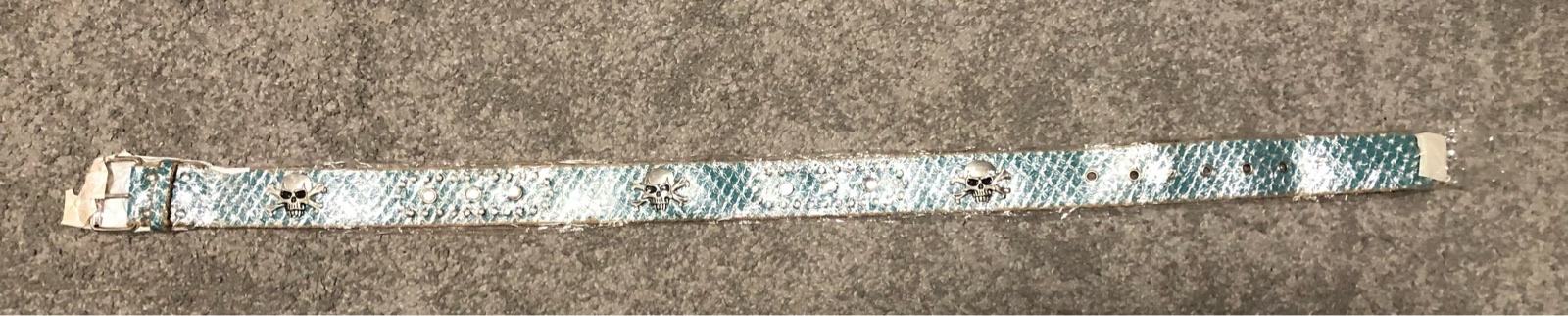 Novi ženski remen atraktivan, s uzorcima, kamenčići i mrtvačke glave