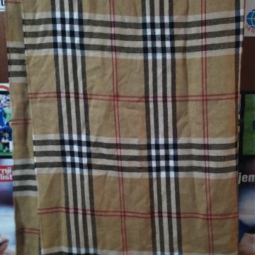 Originalni Burberry Šal - kao nov