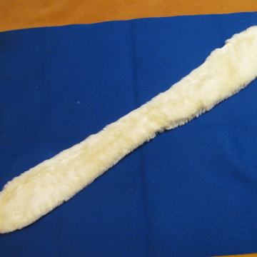 ŠAL - OVRATNIK. Bijeli akril. SAND