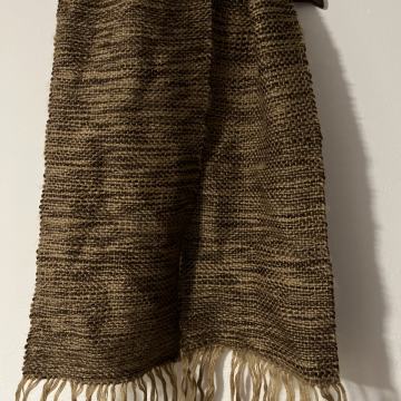 Vuneni smeđi šal